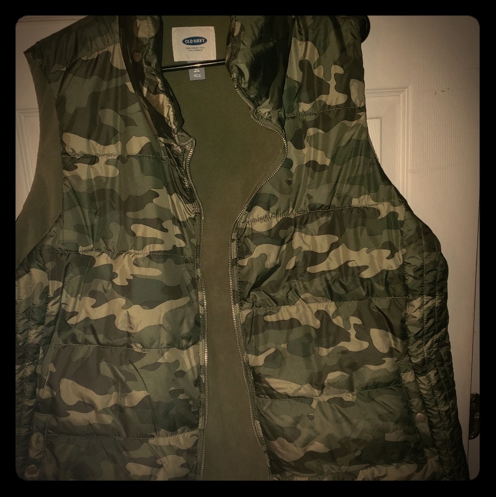 2x old navy vest